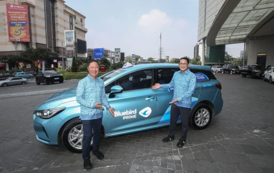 Armada BYD E6 Bluebird Prime di Bandung dengan kabin luas dan tenang