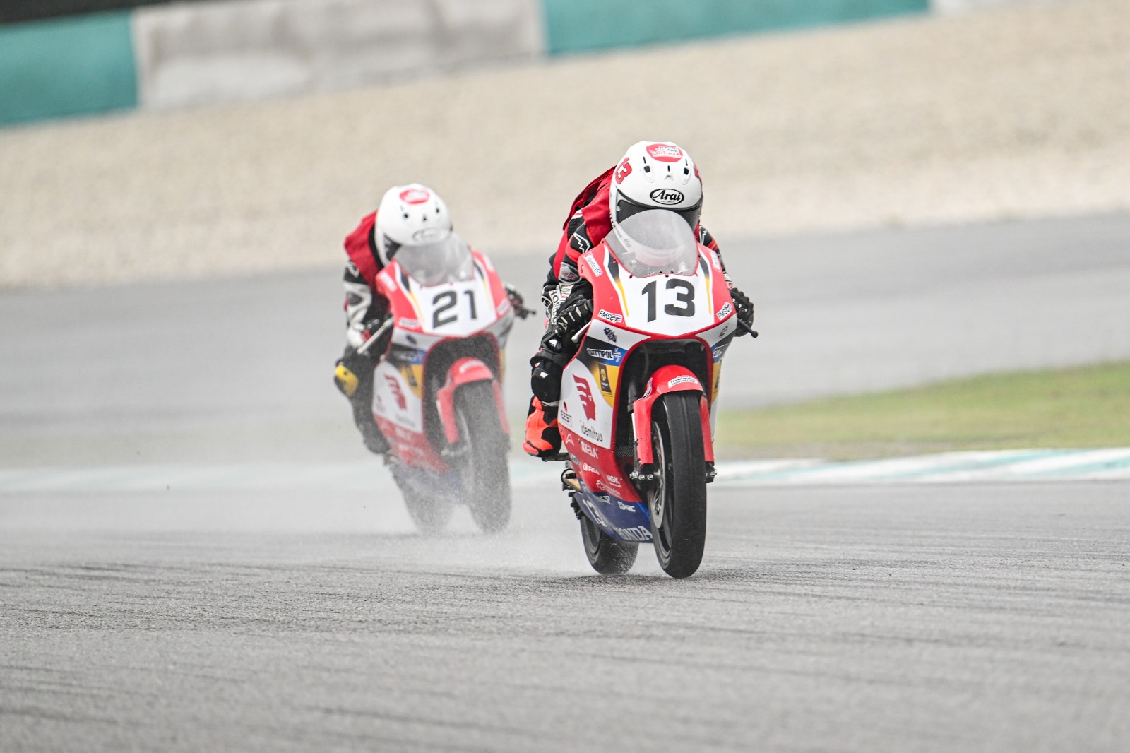 Pembalap Astra Honda di sirkuit Sepang meraih podium IHTTC 2026