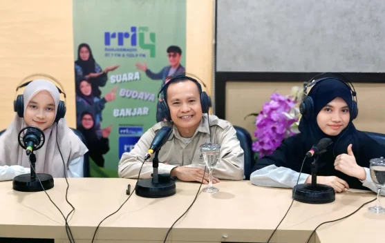 Ilustrasi sertifikat halal pada kemasan produk kosmetik dan obat