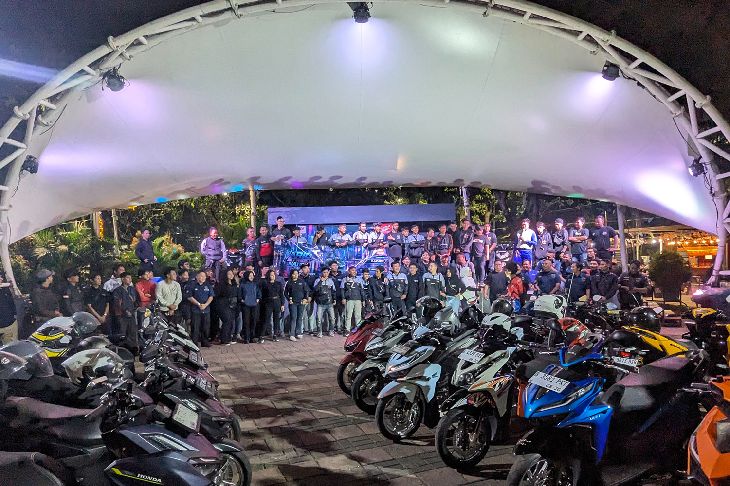 Ratusan bikers berkumpul saat Night Ride Honda Vario Street Nation di Jakarta
