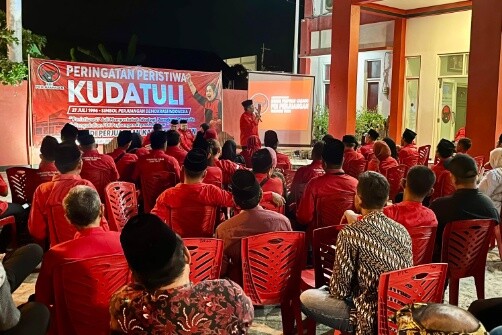Rangkaian peringatan Kudatuli di kantor DPC PDI Perjuangan Tuban