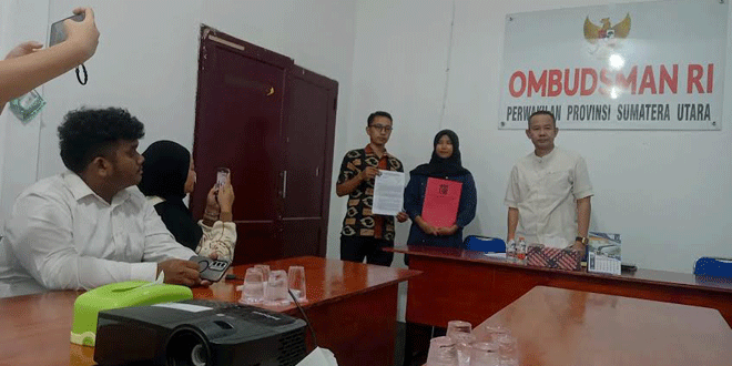 Serah terima laporan LBH Medan ke Ombudsman Sumut tentang dugaan penyalahgunaan APBD Deliserdang