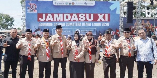 Plt Bupati Langkat Tiorita bersama kontingen Pramuka di Jamdasu XI Sibolangit