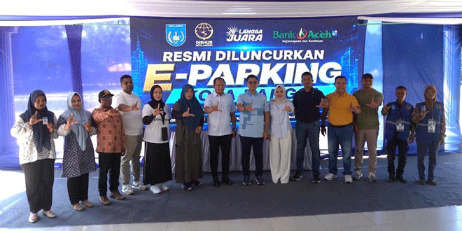 Peluncuran e-Parkir Berlangganan di Lapangan Merdeka Langsa oleh Wali Kota Jeffry Sentana
