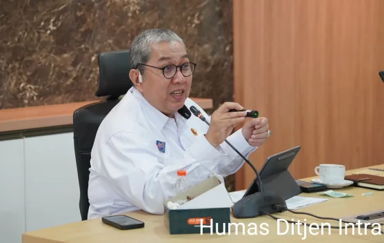 Ilustrasi angkutan multimoda: truk, kapal, dan kereta untuk distribusi barang