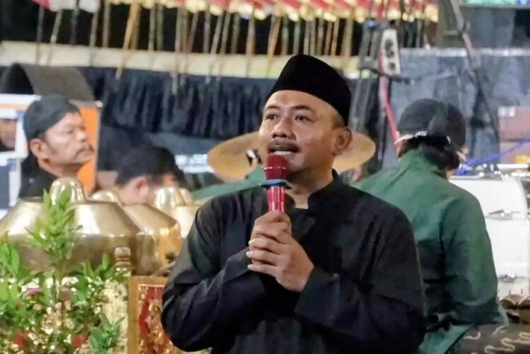 Bupati Ngawi Ony Anwar Harsono menyampaikan prihatin atas kecelakaan pelajar