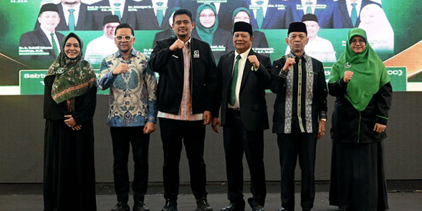 Gubernur Sumatera Utara Bobby Nasution saat pelantikan pengurus KAHMI Sumut di Medan