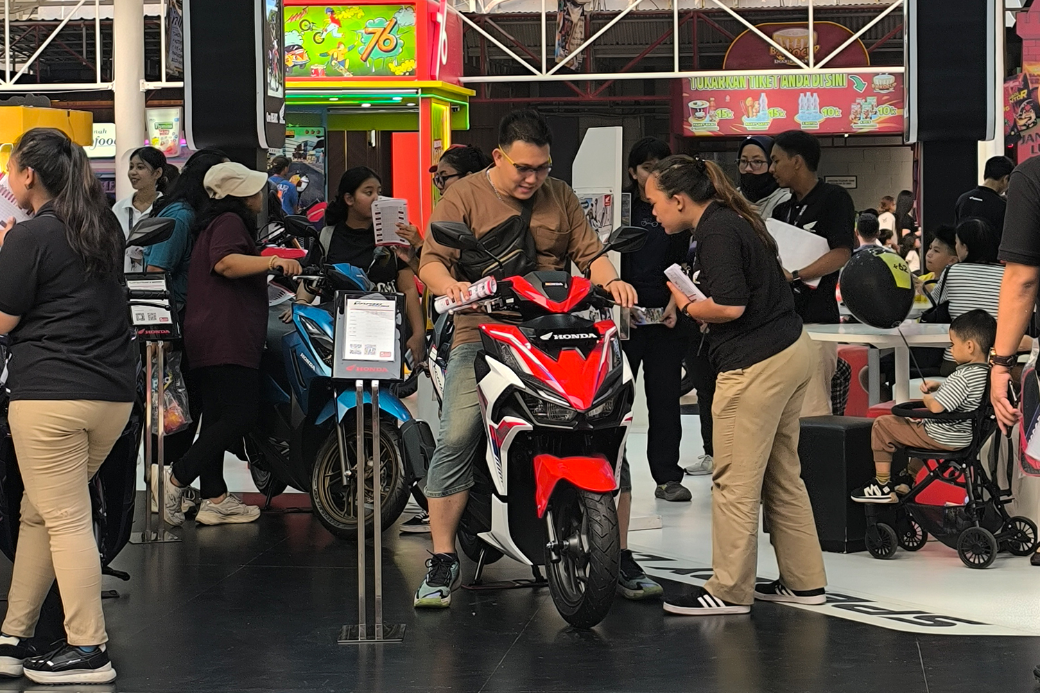 Booth Wahana Honda di Jakarta Fair Kemayoran 2026 menampilkan line up motor dan zona interaktif