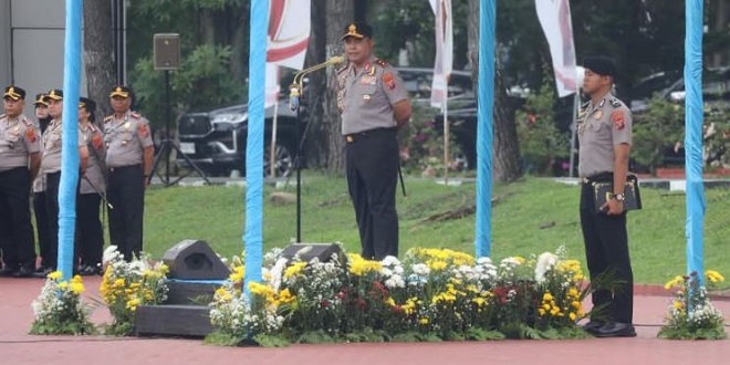 Kapolda Sumut memimpin upacara sertijab di Lapangan KS Tubun Mapolda Sumut