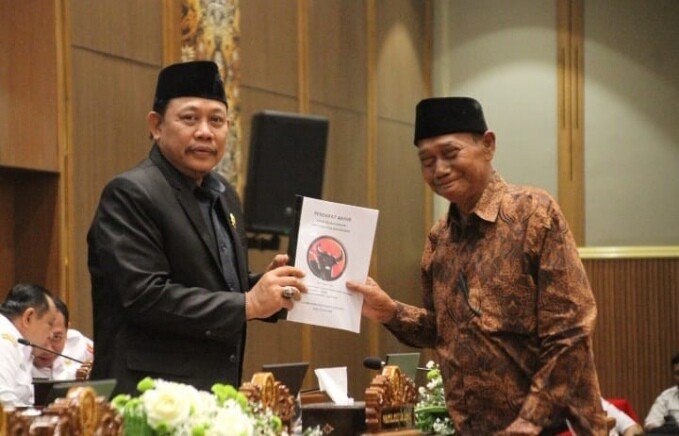 Rapat Paripurna DPRD Bojonegoro saat pengesahan raperda