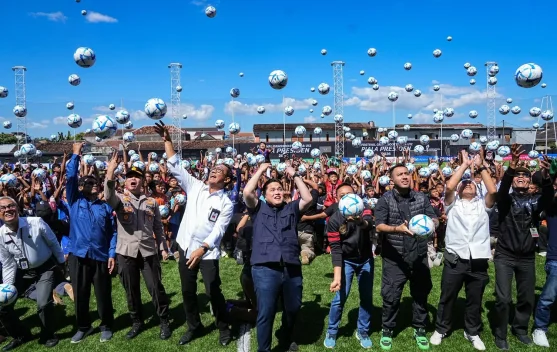 Menpora Erick Thohir meninjau Festival Grassroot U-10 U-12 di JEC Soccer Field Bantul
