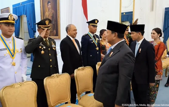Presiden beri penghormatan pada keluarga perwira TNI-Polri di Istana Merdeka