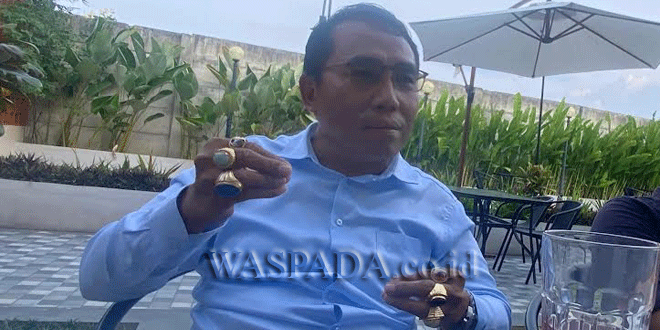 Mardi Sijabat menyampaikan pernyataan soal dugaan korupsi PTPN IV di Lubuk Pakam