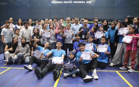 Pemain squash di Gedung Wibawa Mukti saat Kejurnas Squash 2026 di Bekasi