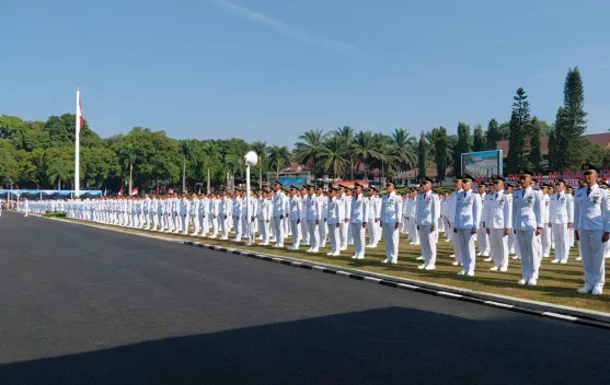 Presiden Prabowo melantik Pamong Praja Muda IPDN Angkatan XXXIII di Jatinangor