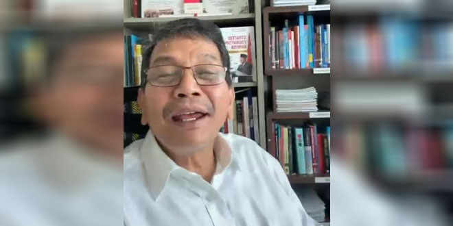 Antrean kendaraan di SPBU Sumatera Utara akibat kelangkaan BBM