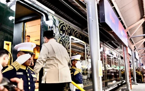 Presiden Prabowo menaiki Kereta Nusantara Explorer di Stasiun Semarang Tawang