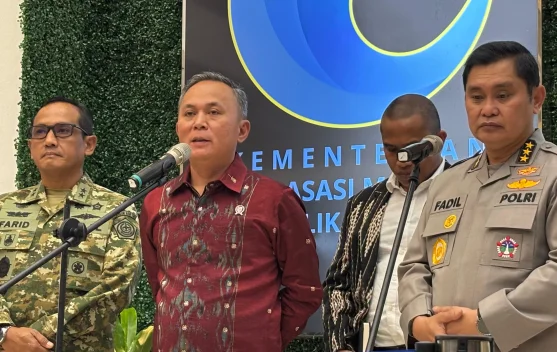 Wamen HAM Mugiyanto berbicara di konferensi pers Kementerian HAM tentang Papua