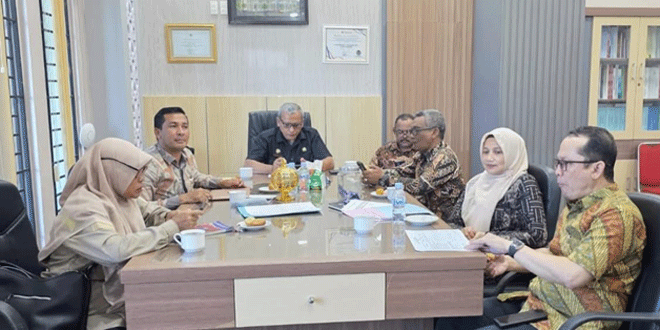 Rapat koordinasi pemulihan pascabencana Aceh Besar di ruang sekretaris daerah