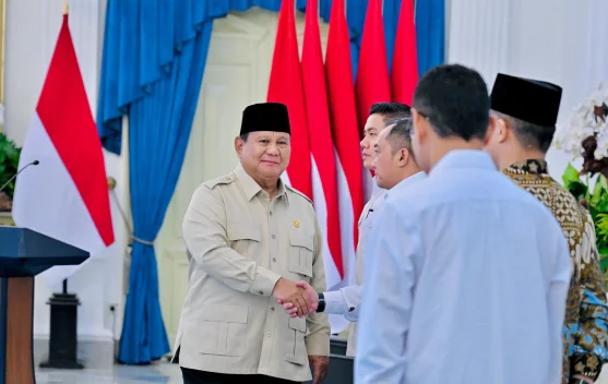 Presiden Prabowo meninjau panen TNI di Lanud Abdulrachman Saleh Malang
