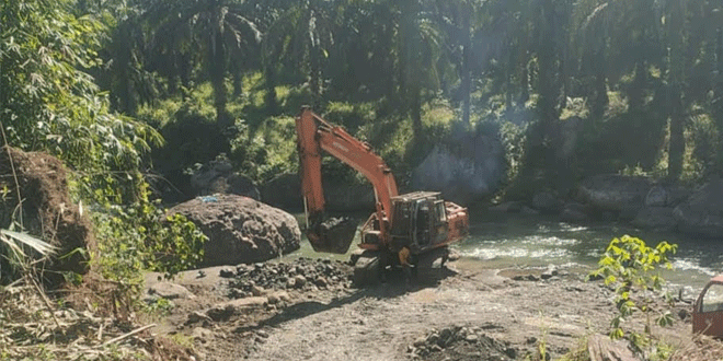 Lokasi galian C dan stone crusher di pinggir sungai Kecamatan Dolok, Padang Lawas Utara