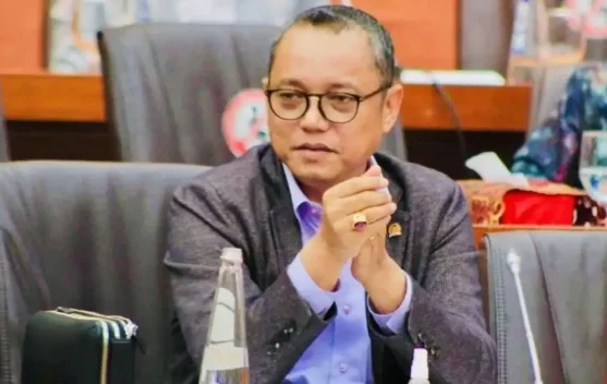 Deddy Sitorus memberikan klarifikasi terkait tuduhan menghina wartawan di DPR