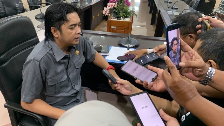 Ketua Komisi B DPRD Jember Candra Ary Fianto berbicara soal pengadaan barang dan jasa