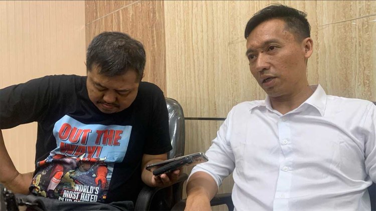 Mobil pemadam kebakaran di markas Jember dengan kondisi armada terbatas
