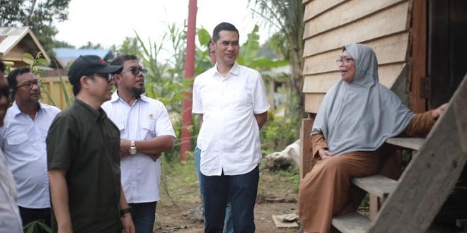 Penyerahan huntara oleh KAGAMA untuk warga Desa Sekumur Aceh Tamiang
