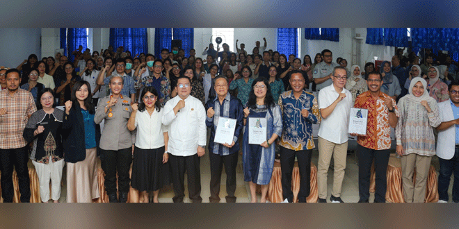 Penyerahan WSO Angels Award kepada RS MTHI di Pematangsiantar