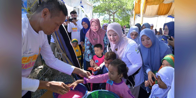 Anak-anak bermain dan tampil saat peringatan Hari Anak Nasional Aceh Besar