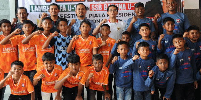 Pelepasan SSB Barona dan Lambuk FA di Rumah Dinas Ketua DPRK Banda Aceh
