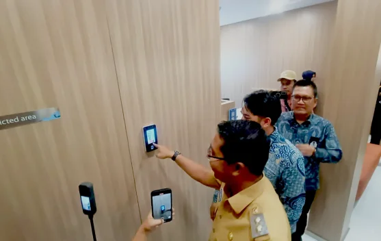 Gedung kantor cabang Bank Mandiri Bagansiapiapi di Jalan Merdeka