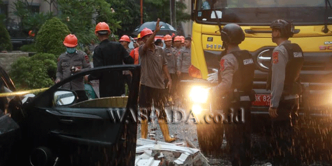 Kerusakan rumah akibat ledakan di Kompleks Grand Polonia, Medan Polonia