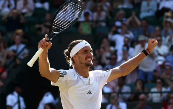 Alexander Zverev merayakan kemenangan di Wimbledon 2026