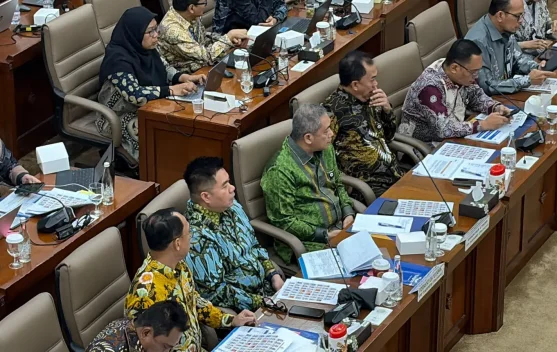 Rapat kerja TASPEN dan Komisi VI DPR membahas kepastian regulasi jaminan sosial ASN