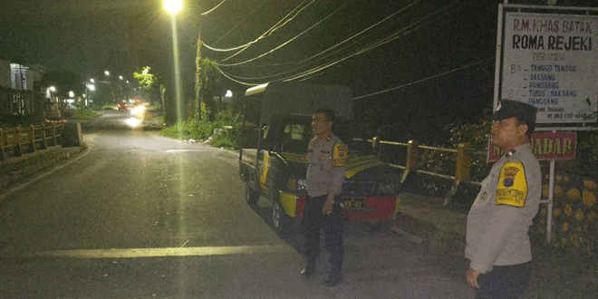 Patroli polisi malam di kawasan Siantar Marihat