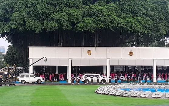 Presiden Prabowo dan Wapres Gibran tiba di Istana Merdeka sebelum Upacara Prasetya Perwira