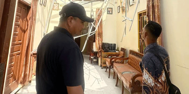 Bupati Serdang Bedagai meninjau lokasi terdampak puting beliung di Sei Bamban
