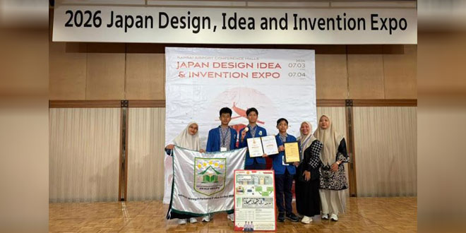 Siswa SMP IT Plus An Nur Medan merayakan medali perunggu di JDIE 2026