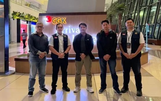 Dua awak kapal tiba di Bandara Soekarno-Hatta setelah pemulangan dari Selat Hormuz