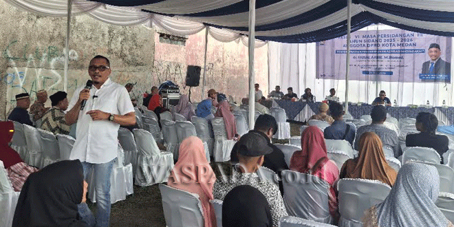 Dr Faisal Arbie berbicara saat reses di Titipapan Medan Deli