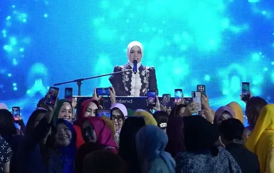 Putri Ariani tampil mengenakan kebaya saat peringatan HAN 2026 di Jakarta