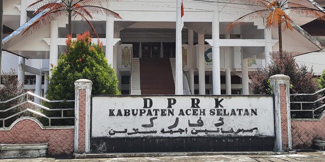 Gedung DPRK Aceh Selatan di Tapaktuan tempat rapat paripurna