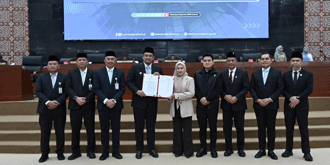 Penandatanganan Keputusan Bersama Ranperda APBD 2025 di DPRD Sumut