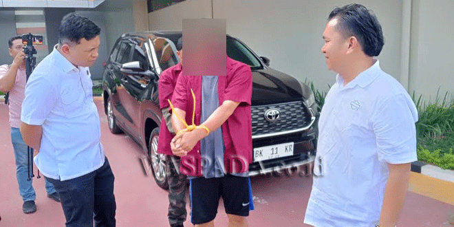 Petugas Polda Sumut saat operasi penangkapan narkoba di Medan