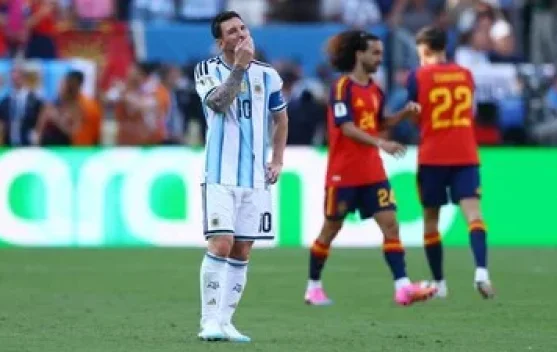 Rodri merayakan kemenangan sementara Messi tampak kecewa usai final Piala Dunia 2026