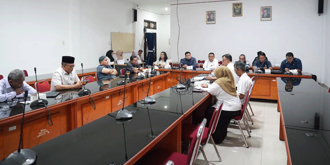 Ilustrasi rapat DPRD Deliserdang saat pembahasan RTRW yang ditunda