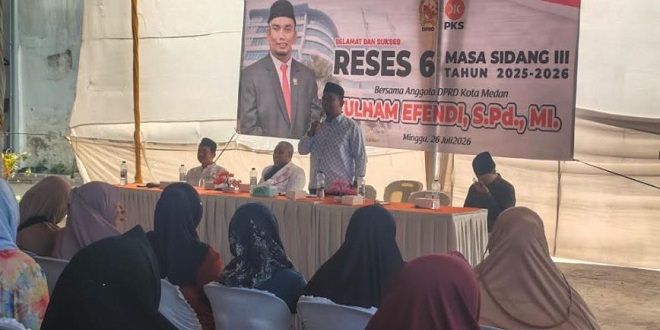 Warga Belawan berdialog dengan anggota DPRD Zulham Efendi saat reses di Belawan