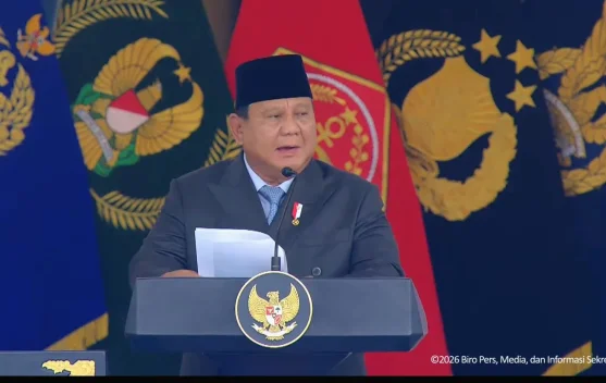 Presiden Prabowo saat melantik perwira TNI dan Polri di Istana Merdeka